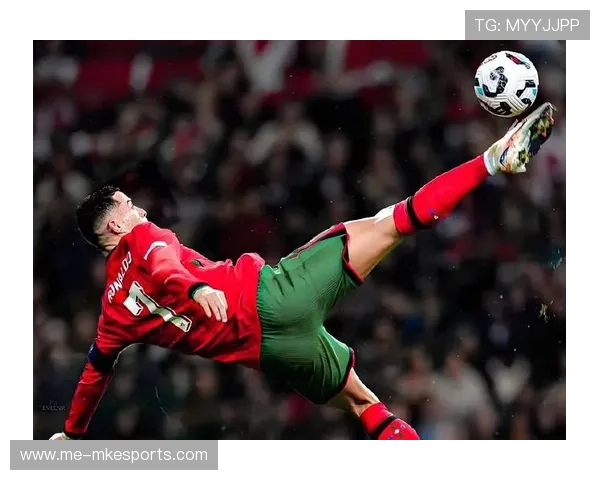 从未踢过一场球的足球巨星如何走上世界舞台成就传奇