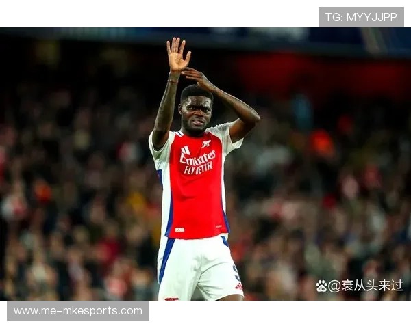 聚焦足球球星转会市场解析全球豪门之间的博弈与未来趋势